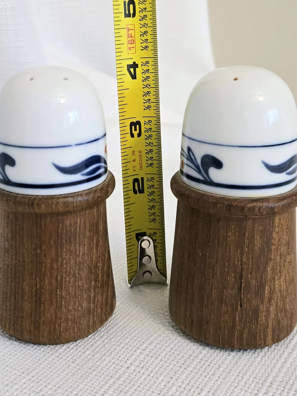 Vtg Dansk Salt & Pepper Shaker Set Blue White Teak Wood Scroll Floral 4